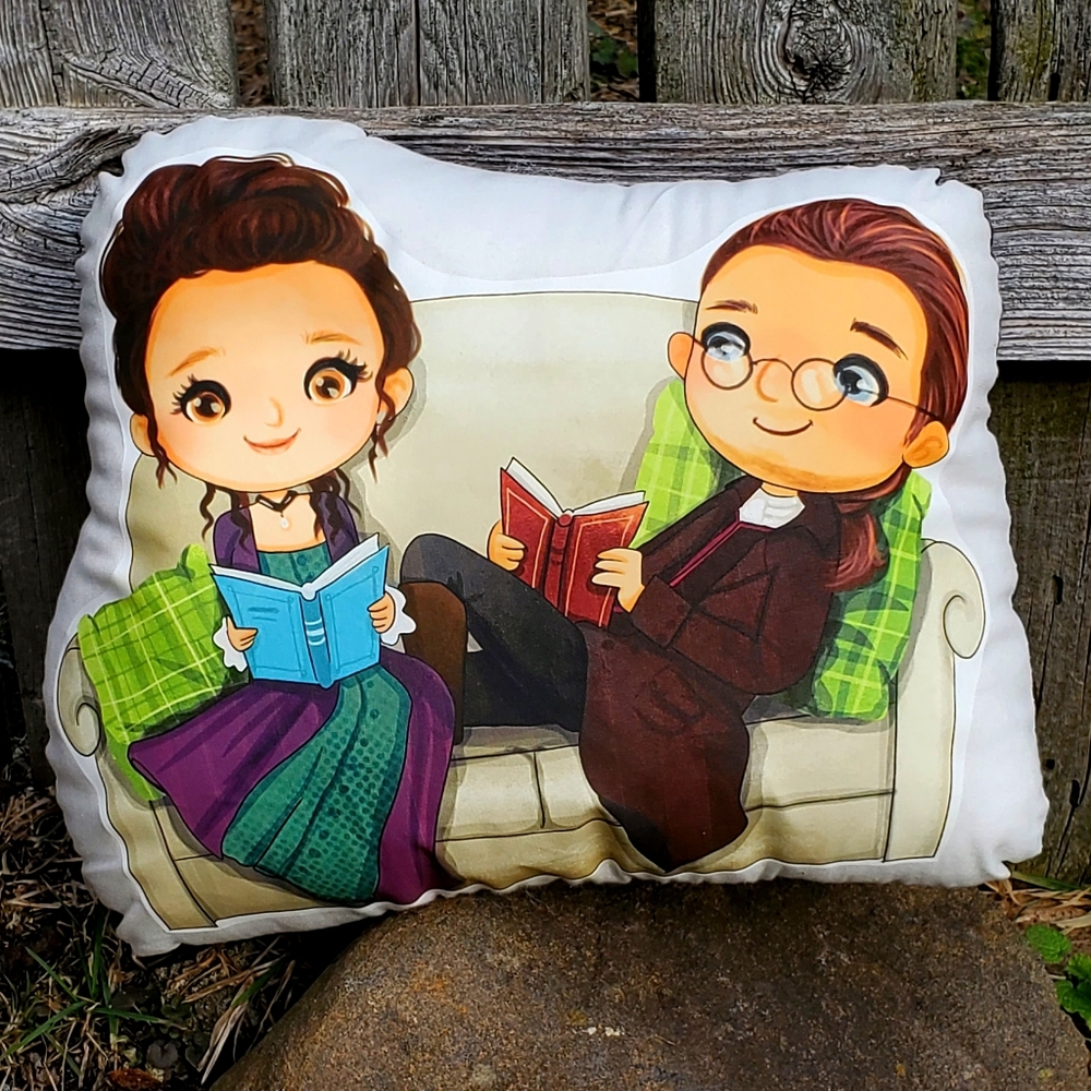 Outlander Claire and Jamie Pillow Pal. New.